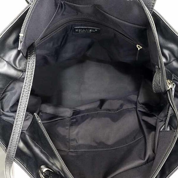 CHANEL Black Shoulder Bag - Picture 3 of 6